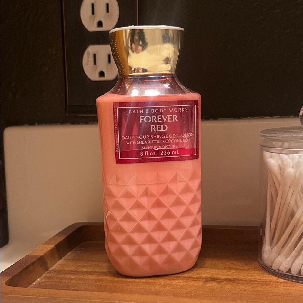 Bath & Body Works Forever Red Nourishing Body Lotion - Red and Gold